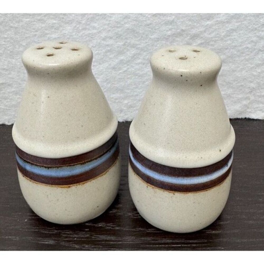 Vintage salt and pepper shakers. 3.25"x1.75".